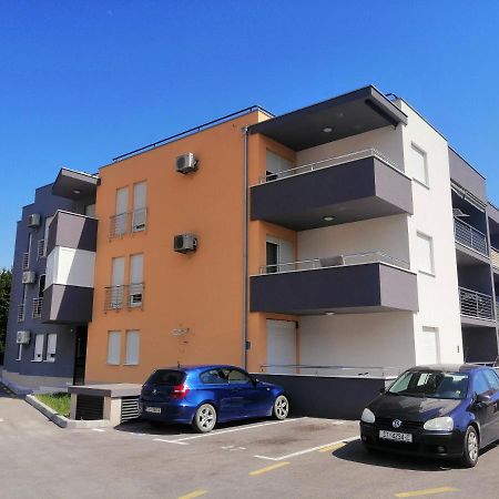 Luxury Apartment Queen Solin Eksteriør billede