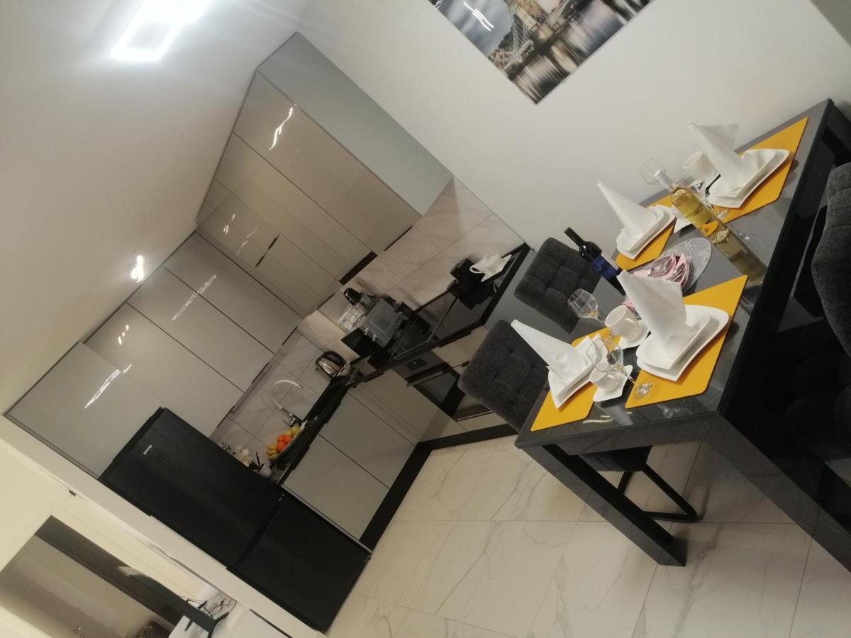 Luxury Apartment Queen Solin Eksteriør billede