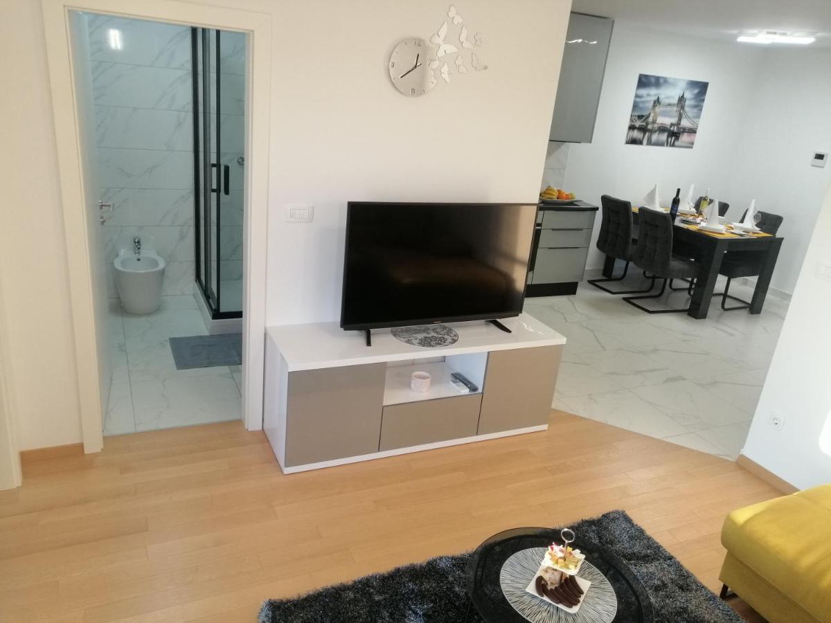 Luxury Apartment Queen Solin Eksteriør billede